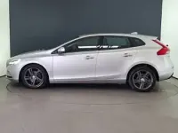 Used Volvo V40 Momentum 122 HP (89 kW) 2017 Silver Hatchback