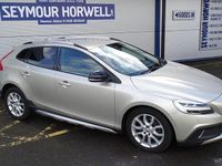 Used Volvo V40 152 HP (111 kW) 2017 Hatchback