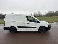 Used Citroën Berlingo 100 HP (73 kW) 2017 White MPV
