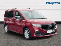 Usado Ford Tourneo Titanium 2022 Rojo Familiar