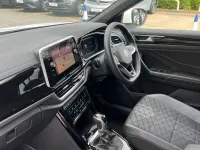 Used VW T-Roc R-line 150 HP (110 kW) 2024 Pure white SUV