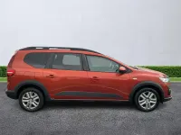 Usado Dacia Jogger Comfort 110 HP (80 kW) 2022 Castanho Monovolume