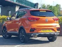Usado MG ZS Exclusive 106 CV (77 kW) 2023 Naranja SUV