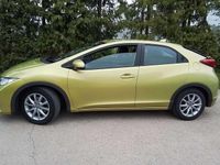 Begagnad Honda Civic ES 142 HK (104 kW) 2012 Gul Halvkombi