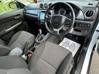 Used Suzuki Vitara SZ-T 112 HP (82 kW) 2019 White SUV