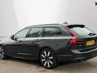 Used Volvo V90 Plus 350 HP (257 kW) 2024 Metallic  platinum grey  Estate
