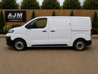 Used Vauxhall Vivaro 100 kW (136 HP) 2022 White MPV