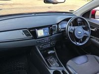 Used Kia Niro 141 HP (103 kW) 2017 Red SUV