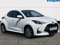 Used Toyota Yaris 113 HP (83 kW) 2023 White Hatchback