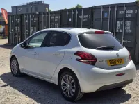 Used Peugeot 208 Allure 110 HP (80 kW) 2017 White Hatchback