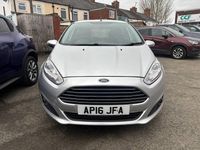 Used Ford Fiesta Zetec 105 HP (77 kW) 2016 Silver Hatchback