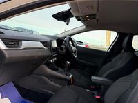 Used Renault Captur Iconic 140 HP (102 kW) 2021 White SUV