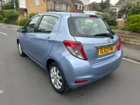 Used Toyota Yaris 99 HP (72 kW) 2012 Blue Hatchback