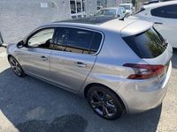 Usado Peugeot 308 Allure 130 HP (95 kW) 2018 Cinzento Citadino
