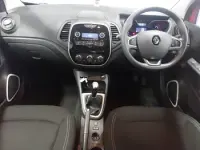 Second-hand Renault Captur Play 90 CP (66 kW) 2018 Roșu SUV