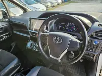 Usado Toyota Noah 2018 Blanco Monovolumen