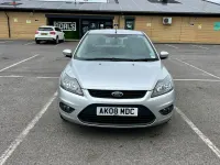 Begagnad Ford Focus Zetec 123 HK (90 kW) 2008 Silver Halvkombi