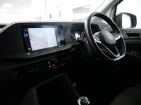 Usado VW Caddy 102 HP (75 kW) 2023 Branco Monovolume