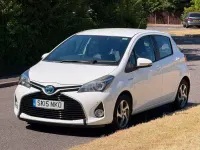 Used Toyota Yaris 2015 White Hatchback