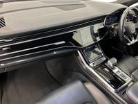 Used Audi Q7 Black Edition 286 HP (210 kW) 2020 Glacier white SUV