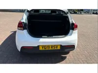 Used Kia Rio 83 HP (61 kW) 2019 White Hatchback