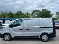 Używany Renault Trafic Business 2019 Srebrny Minivan