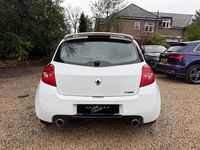 Used Renault Clio II 200 HP (147 kW) 2011 White Hatchback