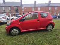 Used Toyota Aygo 67 HP (49 kW) 2006 Red Hatchback
