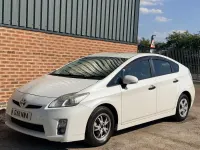 Used Toyota Prius T4 136 HP (100 kW) 2017 White Hatchback