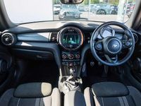 Begagnad Mini Cooper Hatch 134 HK (98 kW) 2019 Silver Halvkombi