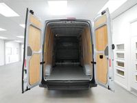 Usado VW Crafter Trendline 140 HP (102 kW) 2024 Cinzento Van