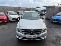 Usado Mercedes B200 136 HP (100 kW) 2014 Prateado Monovolume