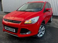 Käytetty Ford Kuga Titanium 180 HP (132 kW) 2016 Punainen Katumaasturi