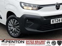 Used Citroën Berlingo 101 HP (74 kW) 2024 White MPV
