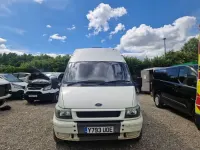 Begagnad Ford Transit 115 HK (84 kW) 2001 Vit Minibuss