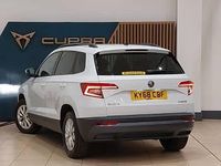 Używany Skoda Karoq SE 115 KM (84 kW) 2019 Biały SUV