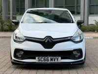 Usado Renault Clio IV 200 HP (147 kW) 2017 Branco Citadino