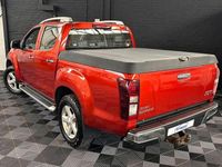 Used Isuzu Pick up 161 HP (118 kW) 2015 Red Pickup