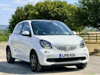 Used Smart ForFour Prime 90 HP (66 kW) 2016 White Hatchback