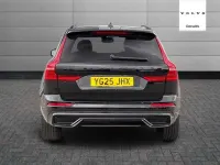 Usado Volvo XC60 Plus 247 CV (181 kW) 2025 Negro SUV