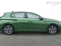 Used Peugeot 308 Active Premium 129 HP (94 kW) 2023 Green Hatchback