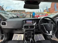 Begagnad Volvo V40 Momentum 122 HK (89 kW) 2018 Silver Halvkombi