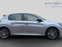 Gebraucht Peugeot 208 Active Premium 99 PS (72 kW) 2022 Grau Kleinwagen