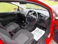 Usado Ford Fiesta Studio 82 HP (60 kW) 2015 Vermelho Citadino