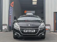 Used Peugeot 208 Signature Sky 82 HP (60 kW) 2018 Black Hatchback