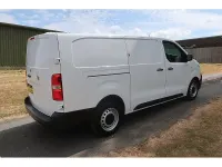 Used Vauxhall Vivaro S 100 HP (73 kW) 2022 White MPV
