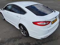 Used Ford Mondeo Titanium 180 HP (132 kW) 2015 White Hatchback