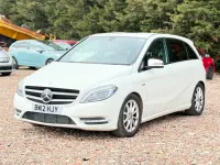 Usado Mercedes B180 2012 Branco Monovolume