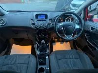 Używany Ford Fiesta Zetec 82 KM (60 kW) 2015 Czerwony Hatchback