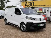 Käytetty Peugeot e-Expert 100 kW (136 HP) 2024 Valkoinen Van